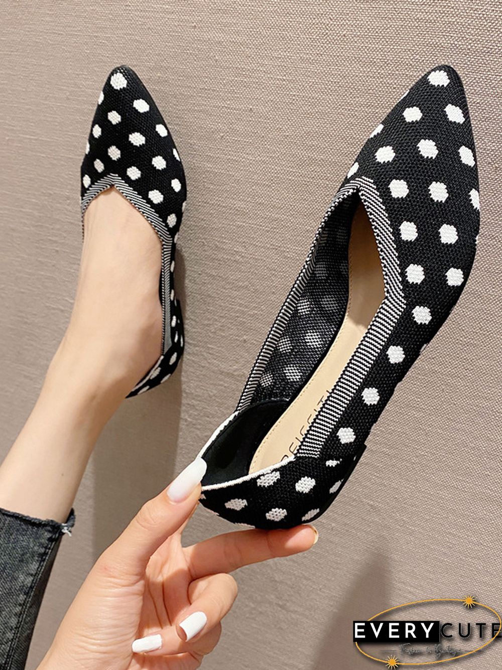 Contrast Color Pointed-Toe Polka-Dot V-Cut Low Heels Flat Shoes