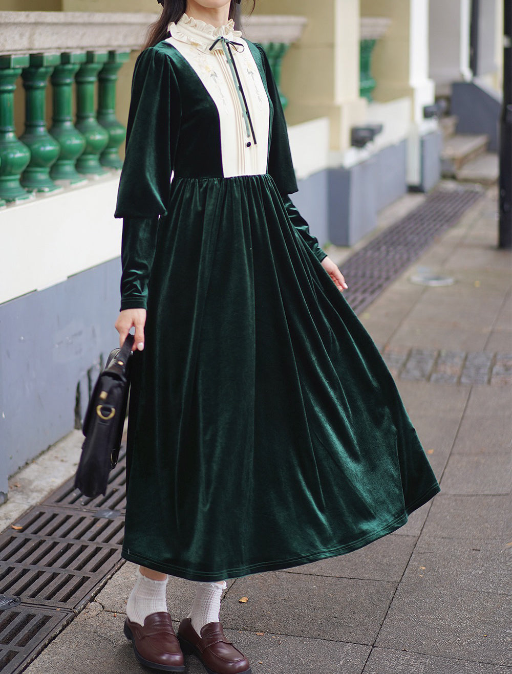 Imogen’s Holiday Vintage-style Velvet Dress with Embroidery