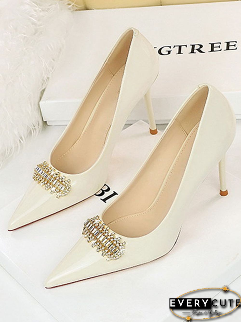 Pointed-Toe Shallow Cut Split-Joint Pumps