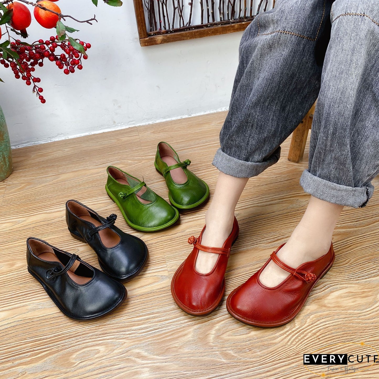 Comfortable Solid Green Flat Feet Shoes Cowhide Leather Upper Buckle Strap Flat Shoes