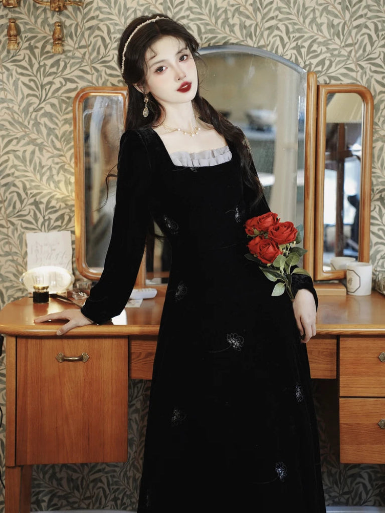 Nocturnal Flower Dark Aesthetic Velvet Dress