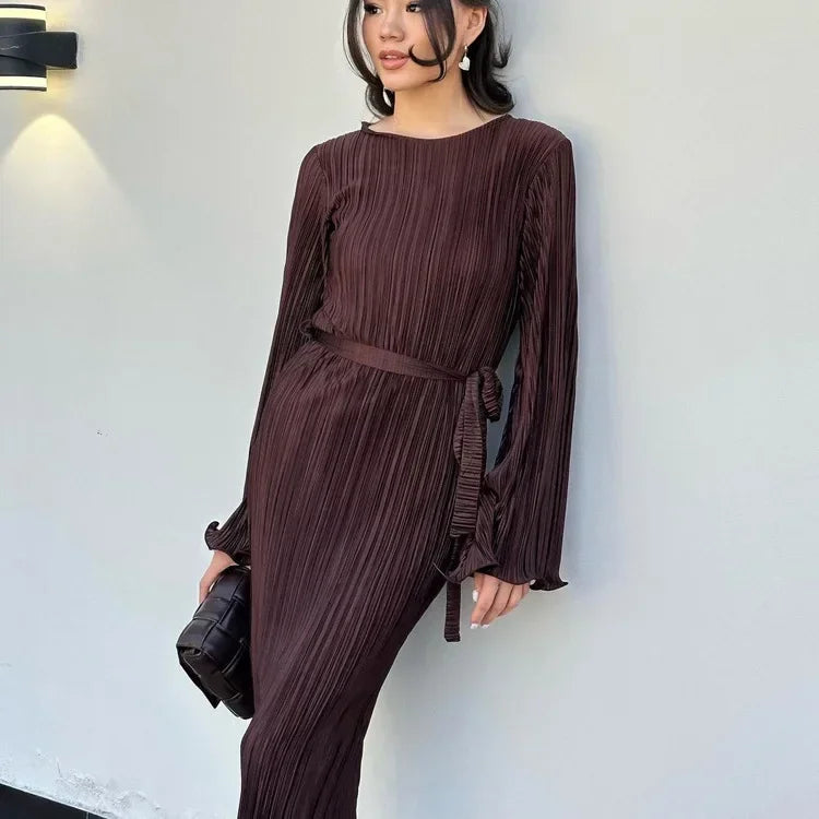 Europe and The United States Dresses Women's Models Fall New Round Neck Tie Flare Long-sleeved Long Section Pleated Long Skirt