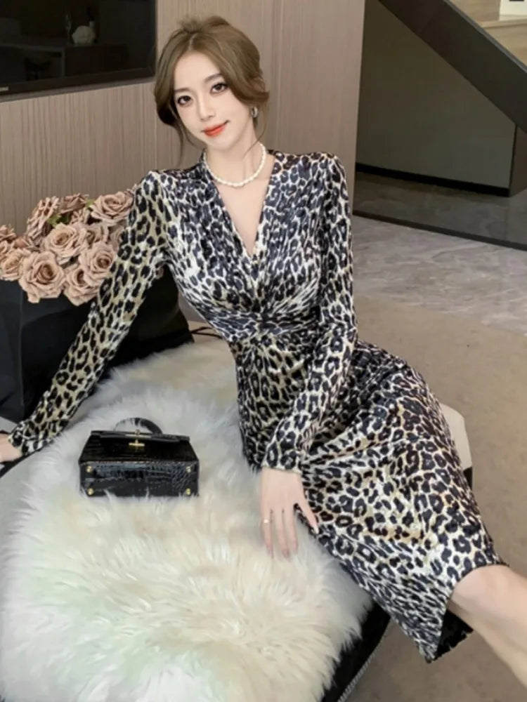 WARMMETA Woman Dress Leopard Printed V Neck Long Sleeve Autumn Winter Fashion French Style Slim Elegant Dresses Ladies Sexy