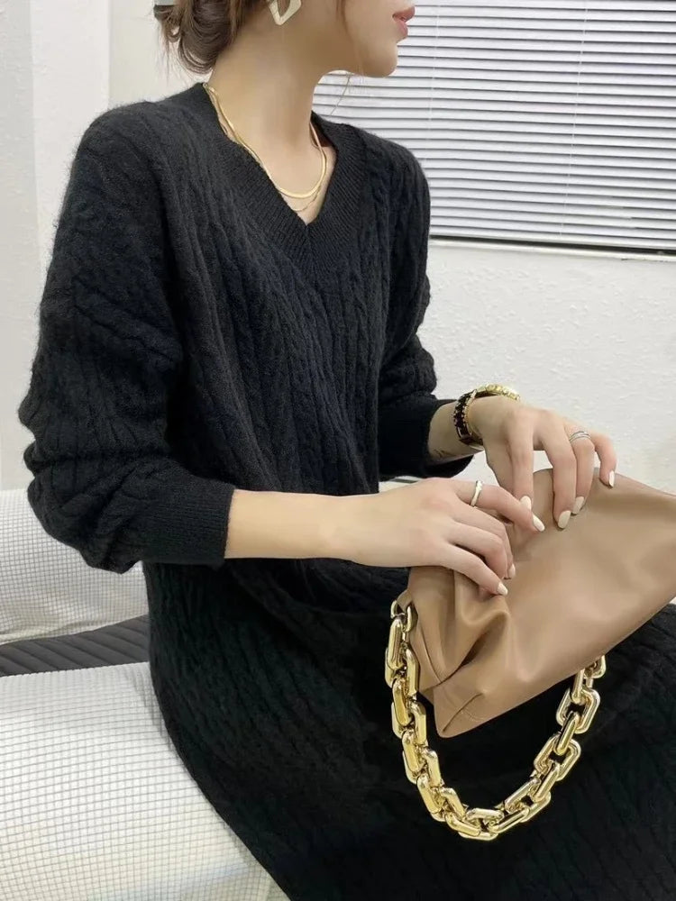 New in Women's Winter Sweater Long Dress 2023 Vintage Elegant V-Neck Pullover Knitted Fashionable Commuting Women's Clothing