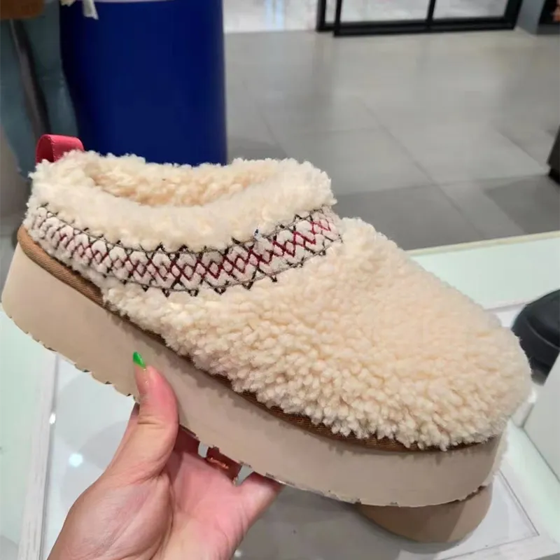 2024 New Women Fur Slippers Ankle Boots Flats Platform Short Plush Warm Flip Flops Cotton Shoes Designer Brand Winter Snow Botas