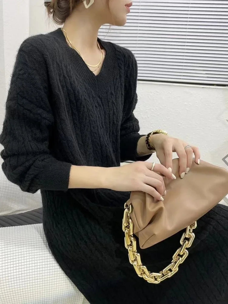 New in Women's Winter Sweater Long Dress 2023 Vintage Elegant V-Neck Pullover Knitted Fashionable Commuting Women's Clothing