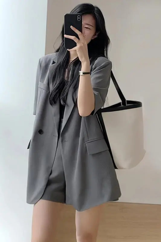 2023 Summer Retro Korean Version of the Temperament Short-sleeved Suit Jacket + Shorts Set Casual Loose Suit Two-piece Female