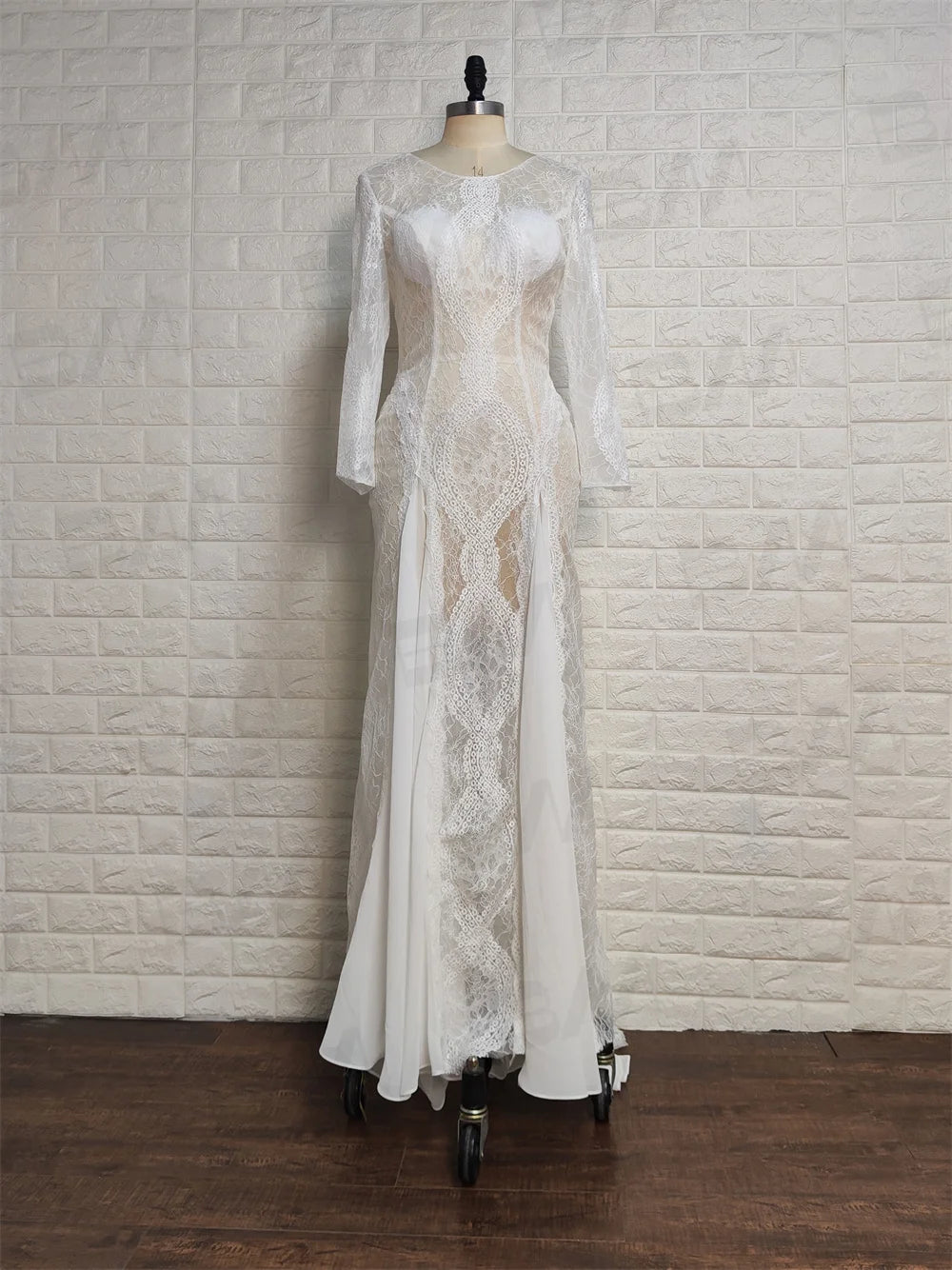 Gorgeous Prom Dress Boho Ivory Lace Wedding Dress Unique Backless Sheath Bridal Gown Romantic Long Sleeve Bride Dresses