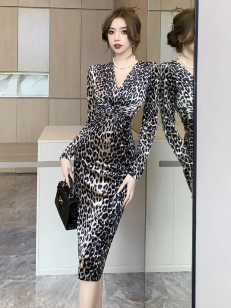 WARMMETA Woman Dress Leopard Printed V Neck Long Sleeve Autumn Winter Fashion French Style Slim Elegant Dresses Ladies Sexy