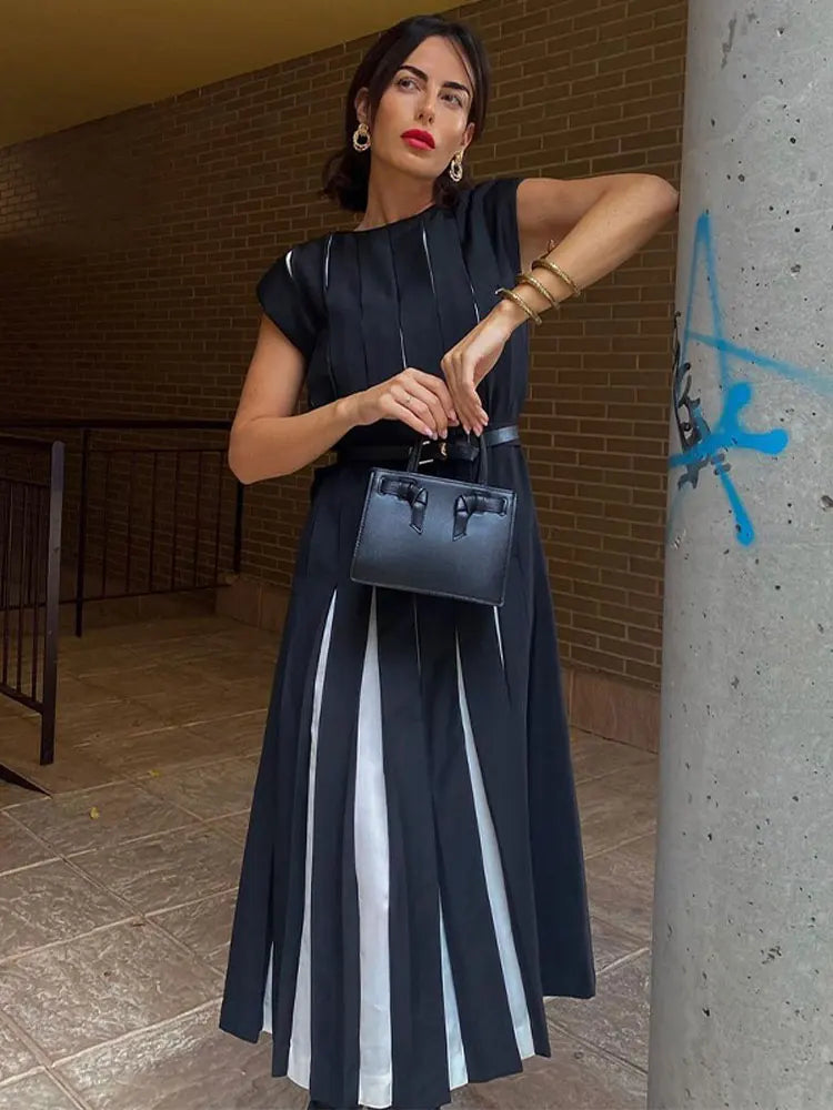 Women Elegant Pleated Spliced Sleeveless Maxi Dresses Autumn Female O Neck Stripe Contrasting Color Long Dress Lady Streetwear